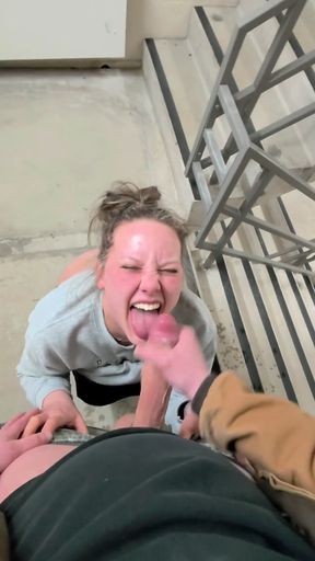 Wild Wife Sneaking Away to Get Fucked in open Building