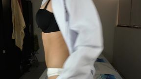 que rica doctora, quiero ir a su consultorio