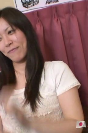 Japanese MILF gets so wet from toys and cock