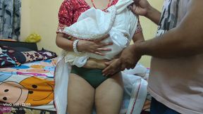 Bhabhi ko new saree pahna kar choda