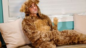 Ripped Samuel O'Toole Puts on a Solo Show - Hard and Heavy