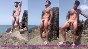 Huge Cumshot in the Cruising Zone, Jerk off of Hunk Muscle Tattooed