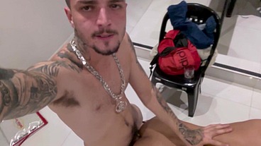 Erick Diaz Comendo O Cliente Novinho