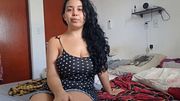 Ester silva limpando escritorio