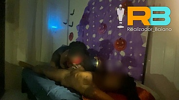 brazillian bull, Halloween do Realizador Baiano em Curitiba! Comedor de Salvador convidado pra uma festinha privada com casal de SÃO PAULO. Corno gravando esposa com outro macho , cuckold swing