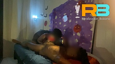 brazillian bull, Halloween do Realizador Baiano em Curitiba! Comedor de Salvador convidado pra uma festinha privada com casal de SÃO PAULO. Corno gravando esposa com outro macho , cuckold swing