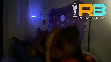 brazillian bull, Halloween do Realizador Baiano em Curitiba! Comedor de Salvador convidado pra uma festinha privada com casal de SÃO PAULO. Corno gravando esposa com outro macho , cuckold swing