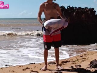Nudismo na praia do Brasil, com pau rosa e gostoso