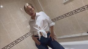 Peeing in jeans and getting wet