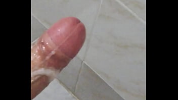 novinho no banheiro