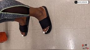 SSBBW Ebony Shopping With Pretty Toee