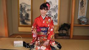 Yuria Tominaga in kimono gets things on her beaver