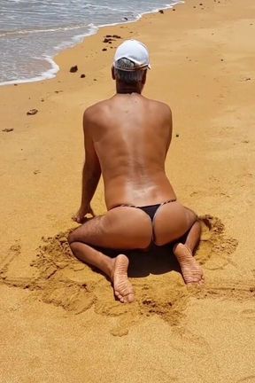 Ladysilva Crossdresser on the Beach Hot Ass