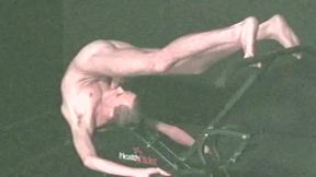 This guy can suck himself