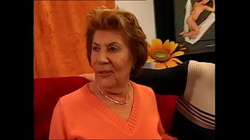 Sexy mature Italian mom gets hardcore fucked
