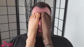 Naughty Diva Seduces a Stud Before Rubbing Her Yellowish Soles on His Face