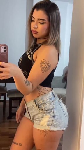 Amateur teen with big tits exposes her juicy pussy on OnlyFans
