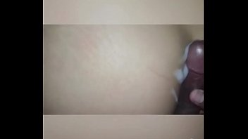 Follando rico a la novia de mi amigo mientras el esta b...le rompo ese co&ntilde_o. Y le lleno el culo de leche .video casero