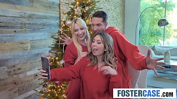 Sexy Foster Daughter&#039_s First Naughty Christmas with New Parents