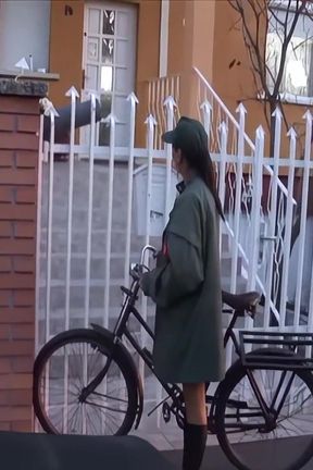 Interracial Lesbian Sex with Pregnant Woman