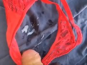 Branlette sur mon string au bureau