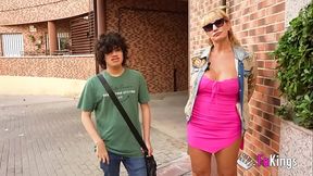 Curvy MILF Victoria Vera teaches young guy how to fuck