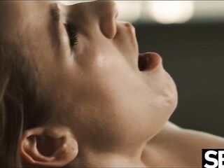 Hawt lesbos scissoring and eating cunt in an intensive 69