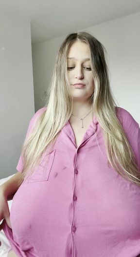 Curvy BBW chubs it up