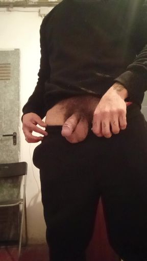 Real Amateur Hairy Guy Handjob Big Cock Milk