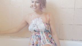 FOOD SPLOSHING IN BATH IN DRESS