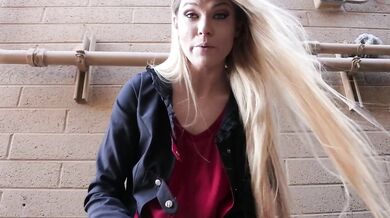 Get to Know Erin Evelyn Smoke Sesh