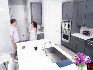 SPYFAM College Doxy Comes Home Longing Stepbros Knob - Lumi Ray