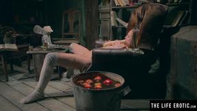 ”Petite kinky babe fucks her tight cunt with a huge vegetable”