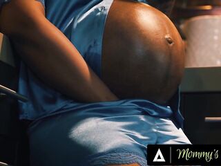 MAMMA'S HUNK - Sexy Preggo Beauty Gets Screwed Hard During Midnight Snack With Sticky Spunk flow