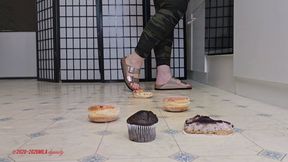 Mila in Birkenstock - It's cake time