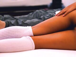 The neighbour's daughter and her mother's physiotherapist go to the apartment to screw.