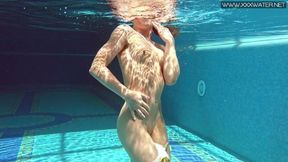 Nicole Pearl's aqua ass&#x1F351; shimmy