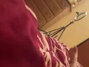 سعوديه قحبه تخون زوجها مع اي واحد عشان بتعشق الزبونيك