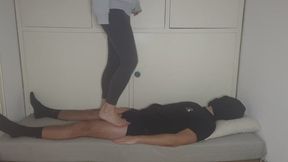 Goddess Bellafussara - watch my perfect leggins with my beautiful feet