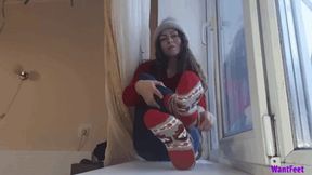 Lexa's Stinky Winter Socks 1080p MP4