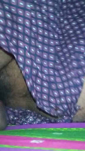 Desi Village hot bhabhi fucking pussy massage   Clip 1