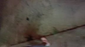 Chica de 21 años pillada en la calle después de la fiesta en la que follamos en un motel público