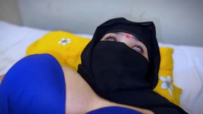 Hijabi Muslim Girlfriend Send Me Pussy Licking Video in Early Morning