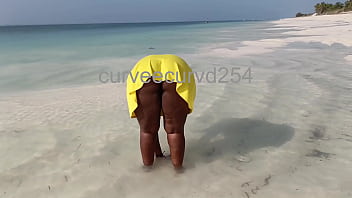 Looking for someone to fuck at the beach