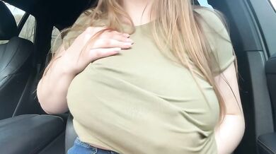 Big Natural Boobs Chubby Vikky fuck her wet pussy in the front seat in car