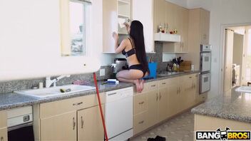 Long-haired Asian maid Jade Kush agrees for sex for cash