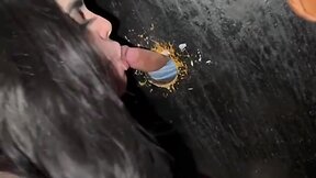Experimentei o fetiche de gloryhole.
