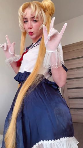 Busty cosplay girl shows off her natural bouncing tits