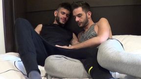 2160 axel max baise par son potele beau barbu axel max baise par son pote ...