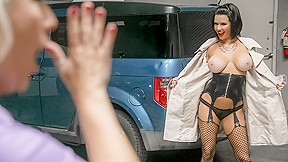 Veronica Avluv & Danny D in The Whore In The Lot - Brazzers